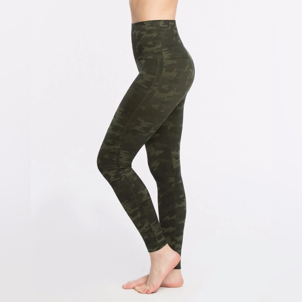 Spanx Look At Me Now High Waisted Seamless Green Camouflage Leggings Small